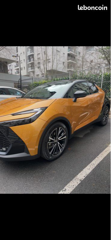 Toyota C-HR hybride collection première (image 1)