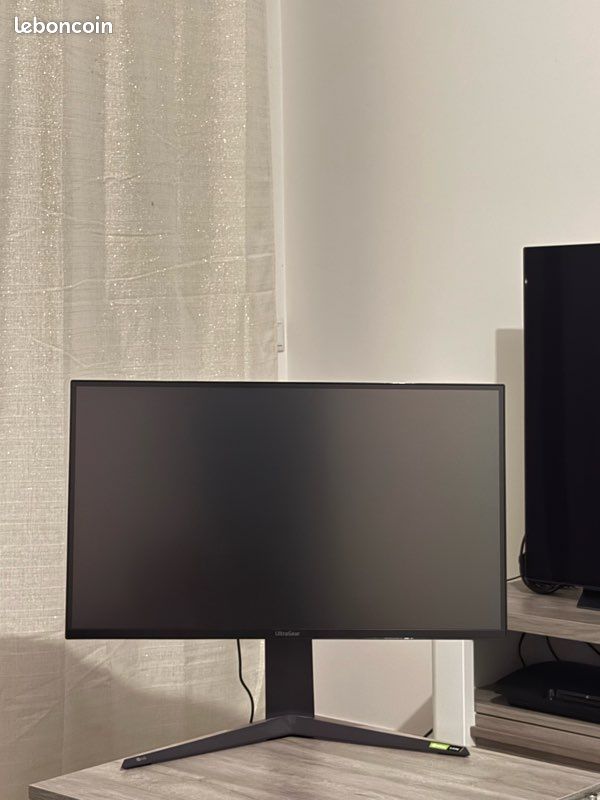 Écran gaming LG UltraGear™ 32GQ950P-B – 32 pouces 4K UHD (image 1)