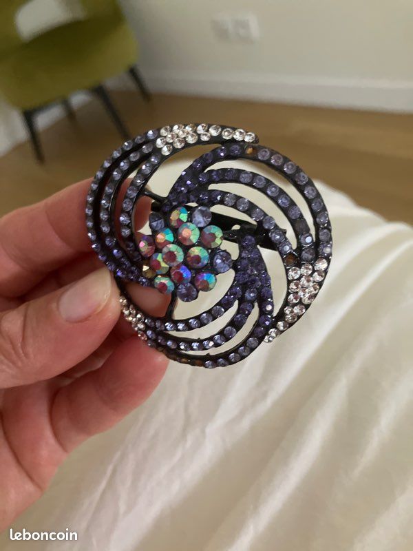 Broche multicolore (image 3)