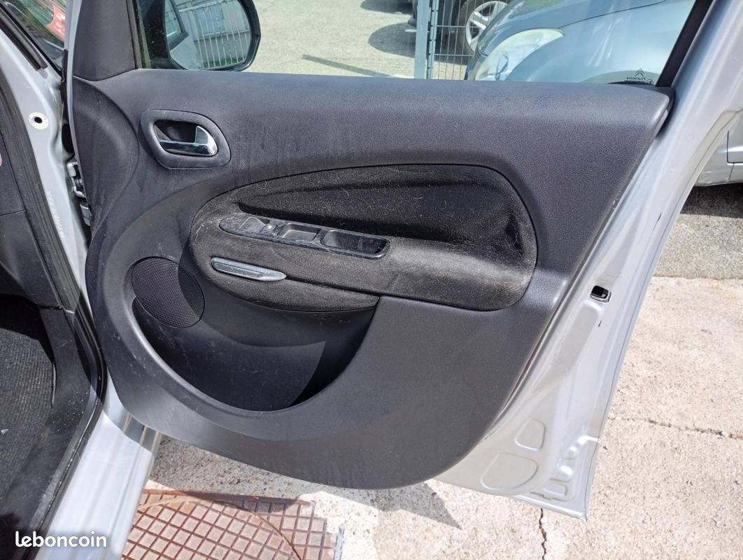 Citroën C3 II 1.6 HDi90 FAP Exclusive (image 19)