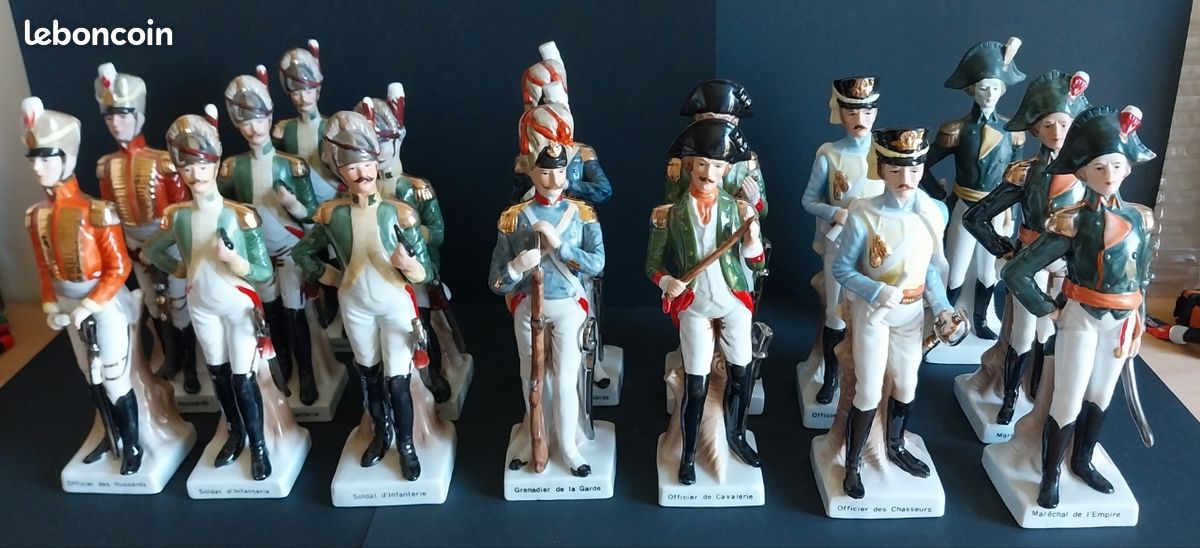 Ancienne Statuette Porcelaine – Officier Des Chasseurs, Militaire Soldat Empire
