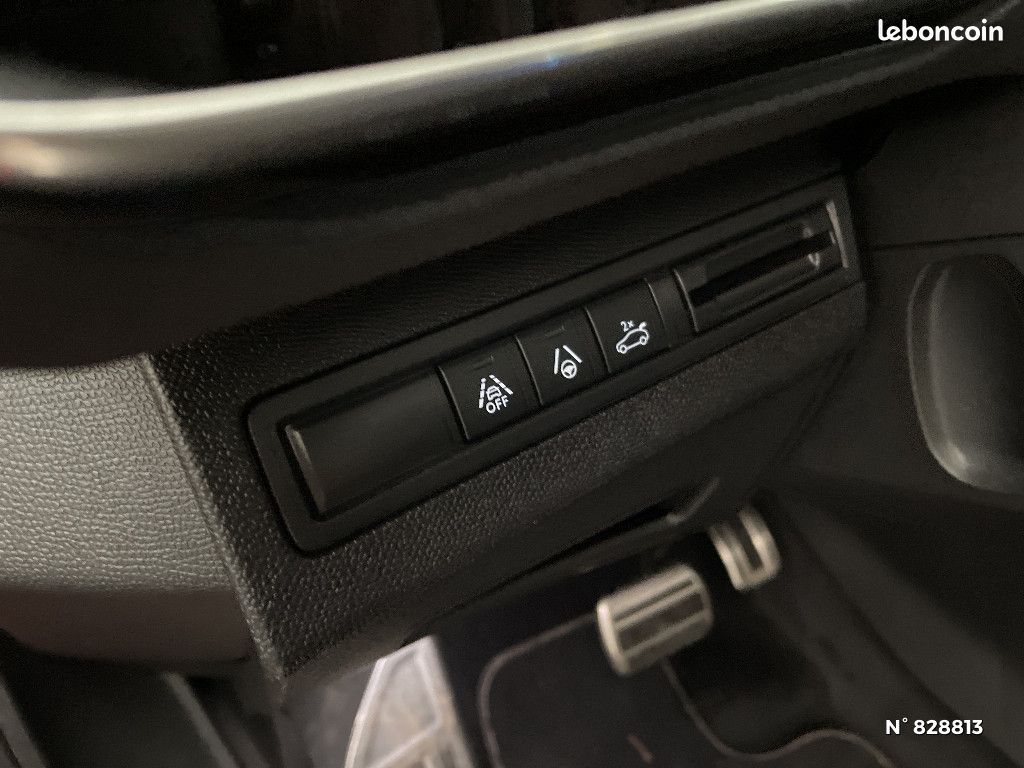Peugeot 3008 PURETECH 130CH S&S EAT8 GT PACK (image 15)
