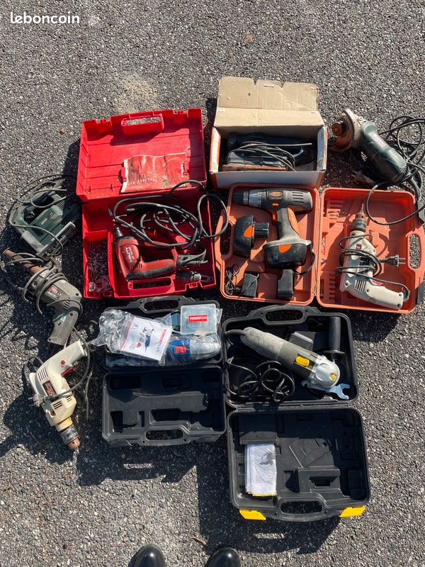 Lot d’outils visseuses - disqueuses - scie - perceuses - outils multifonctions (image 1)