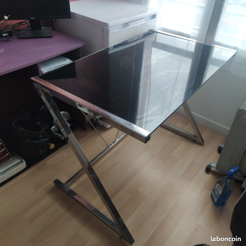 Bureau (image 1)