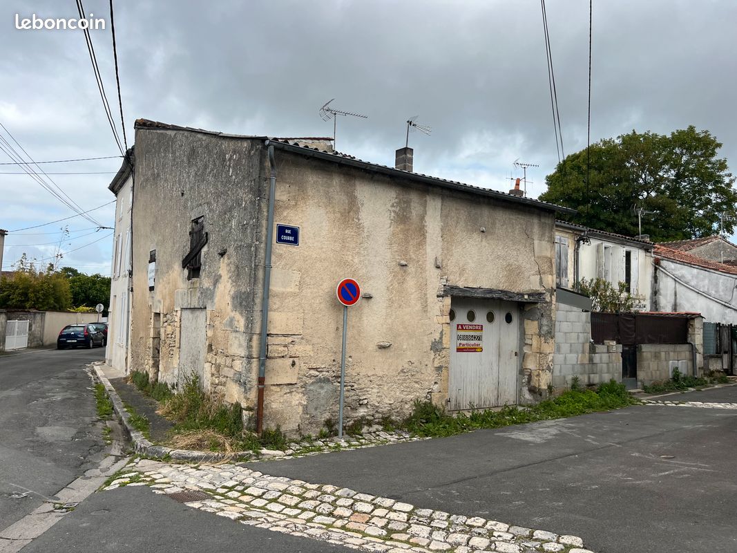 Parking 70 m² · à Cognac · 70 m² · 28 000 €