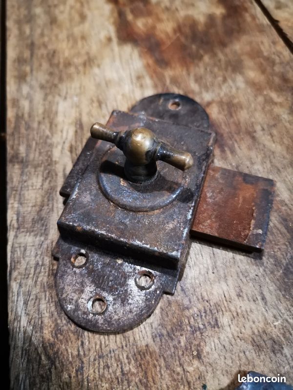 Targette verrou ancien pour meuble vintage (image 4)