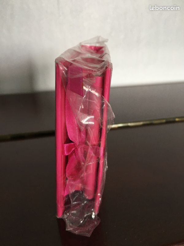 Petit carnet avec crayon - N'hésitez pas à visiter mon profil, je vends plein d'autres articles qui pourraient vous intéresser. Envoi rapide et soigné😊 (image 2)