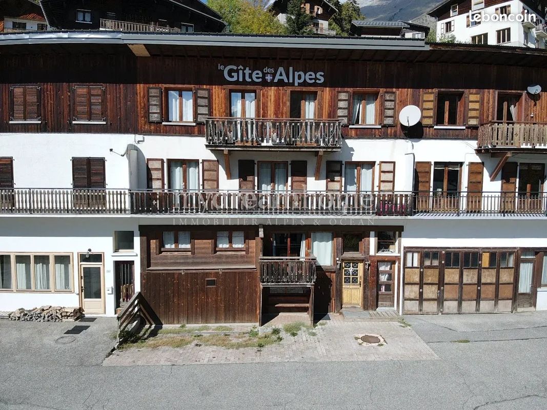 Maison 16 pièces 301 m² · à La Giettaz · 301 m² · 790 000 €