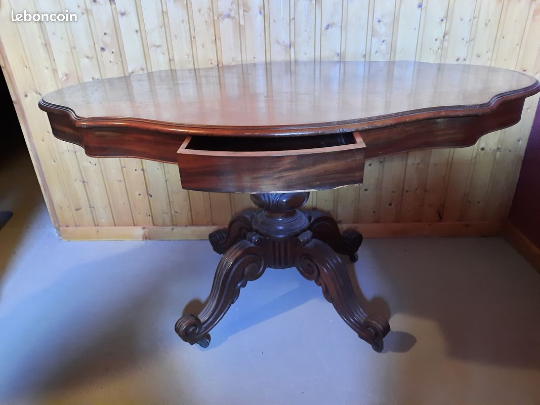 Table ovale (image 1)
