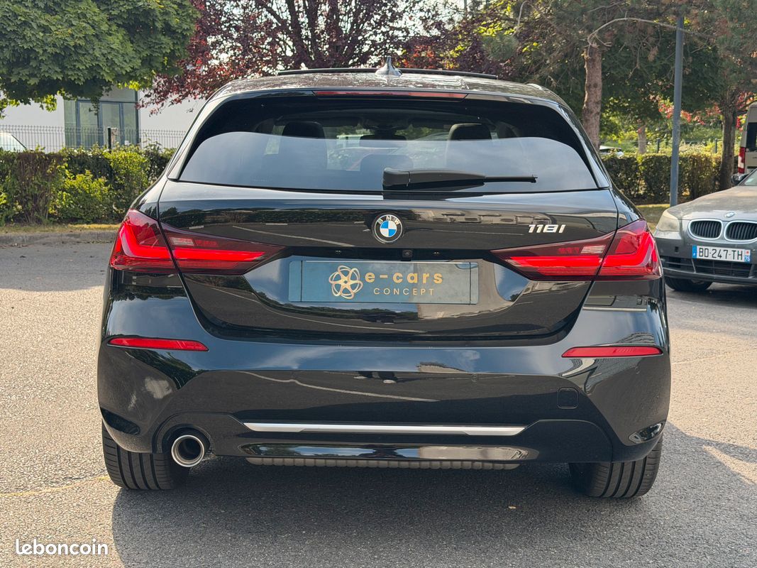BMW Série 1 118i 1.5 i 12V DCT7 140 cv Lounge (image 3)