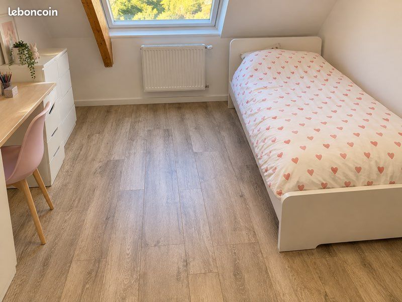 Lit enfant 90x190 blanc + matelas + draps – très bon état (image 2)