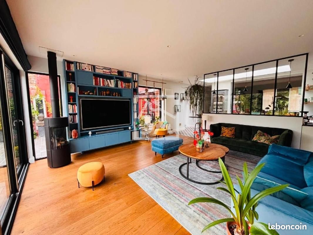 Maison 9 pièces 214 m² · à Hazebrouck · 214 m² · 597 000 €