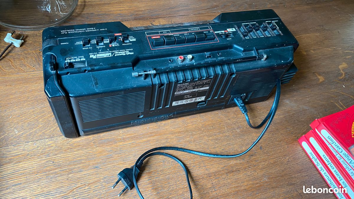 boite vide boombox radio cassette K7 vintage ancien sharp wq-t282h (bk