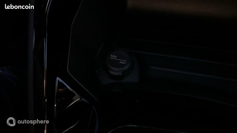 Peugeot 2008 e-2008 156ch Allure (image 44)