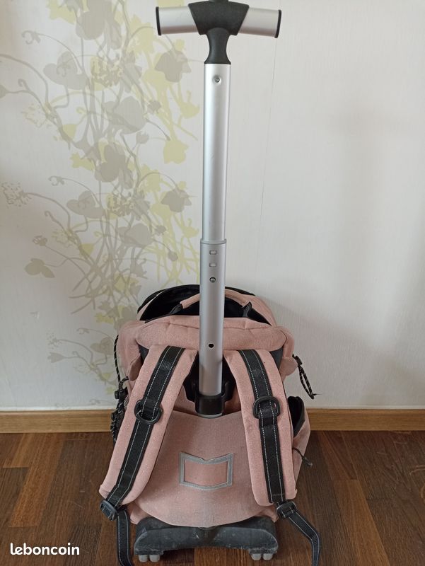 Joli cartable a roulette + trousse + pochette assorties (image 1)