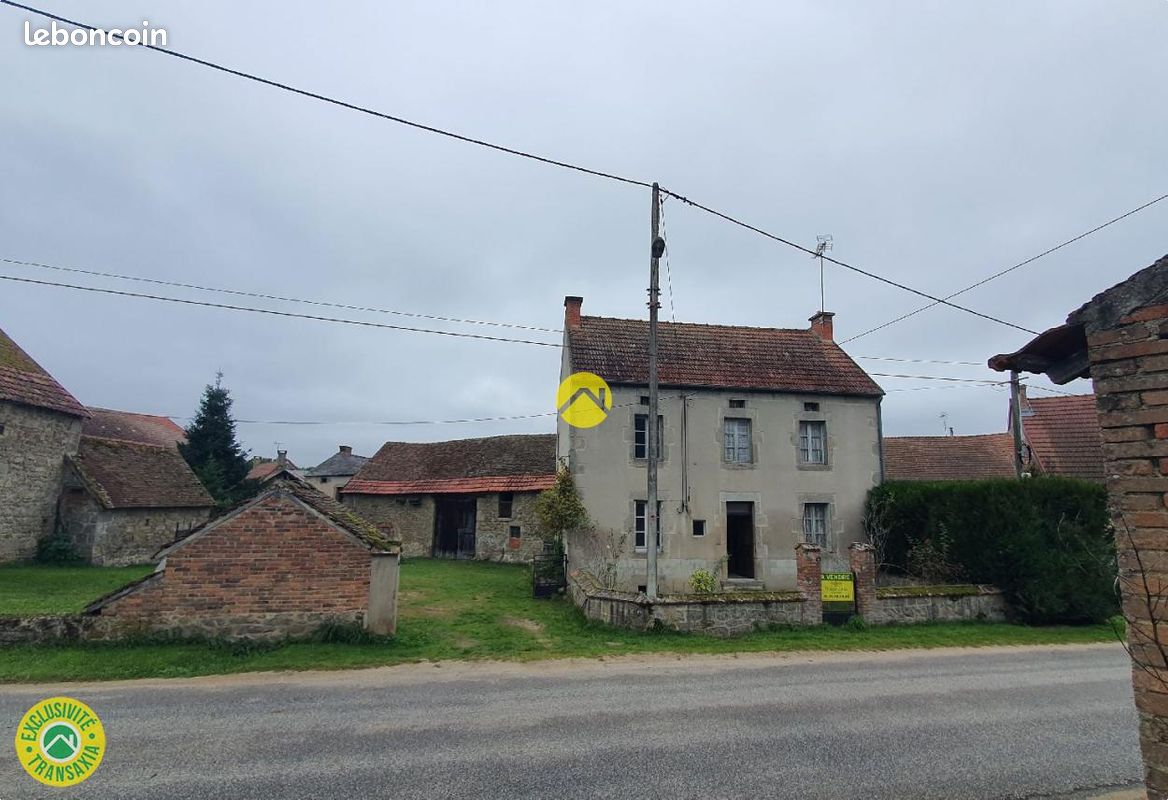 Maison 4 pièces 94 m² · à Peyrat-la-Nonière · 94 m² · 50 000 €