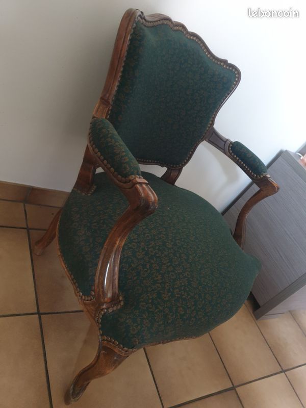 Fauteuil ancien de style Louis XV – tissu vert à motifs (image 2)