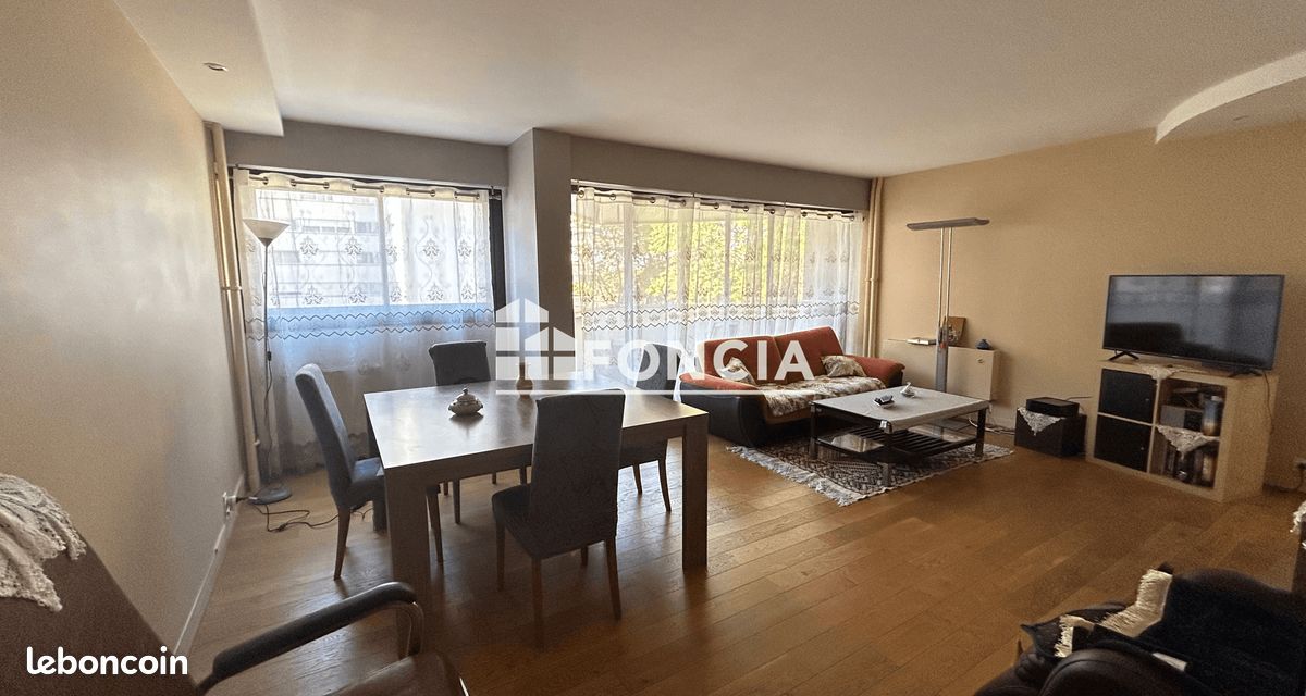 Appartement 3 pieces ,balcon et deux loggias vue sur le lac.Proche métro et CC Créteil soleil (image 3)