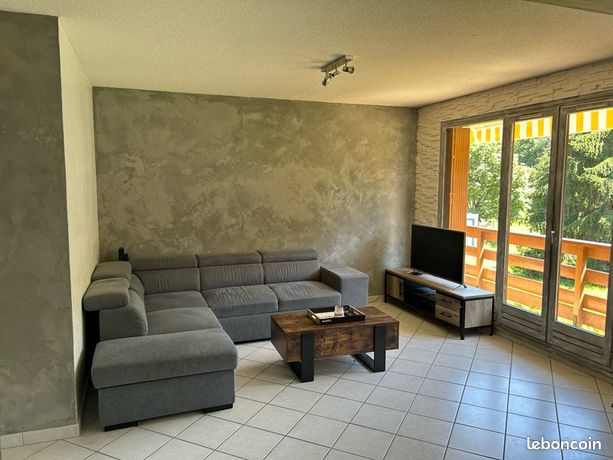 À LOUER – Appartement T2 meublé de 50 m² – Proche centre-ville – Rénové – Terrain de tennis La Motte Servolex