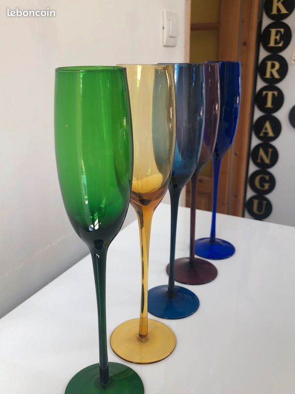 Cinq 5 grands verres couleur (image 8)