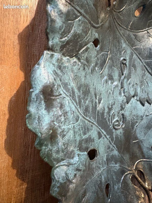 37 x 24 ancien plateau vide poches 1900 bronze décor vignes tbe (image 5)
