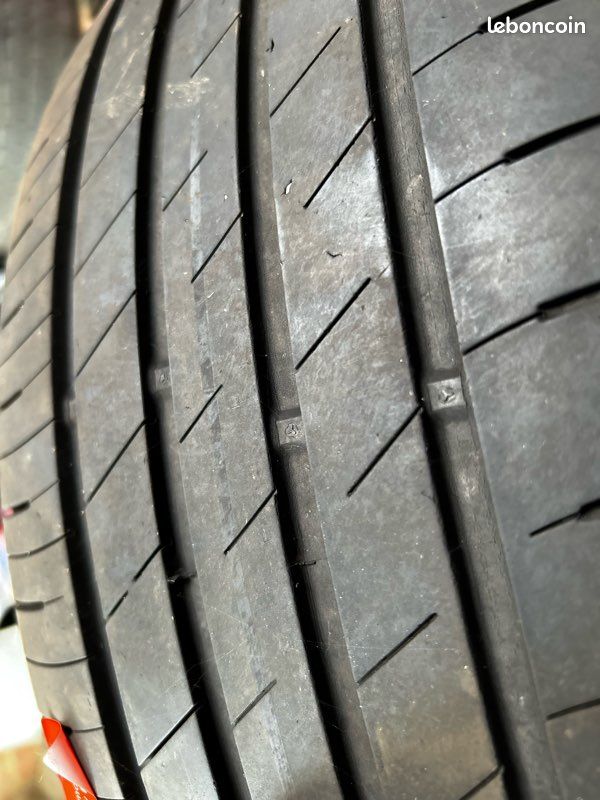 2 pneu 215/55/R18 Goodyear (image 3)