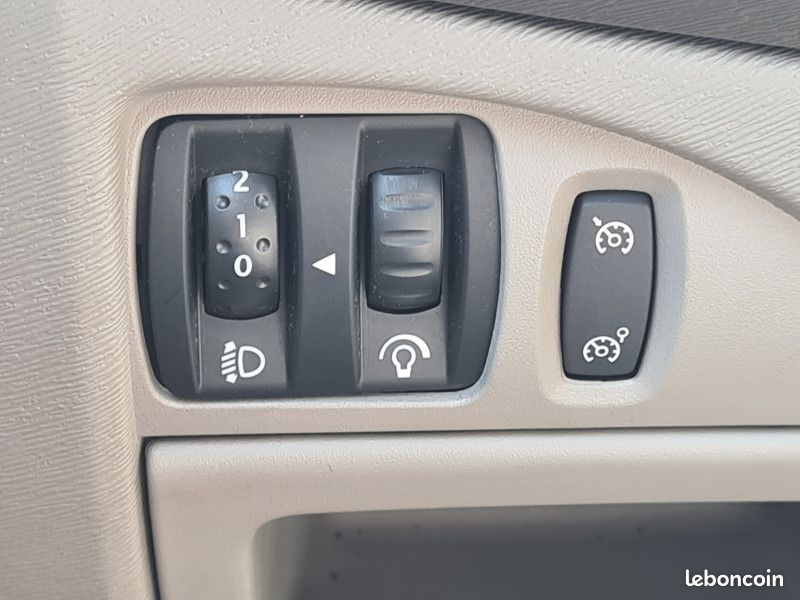 Renault TWINGO II 1.2 16V 75CH DYNAMIQUE (image 22)