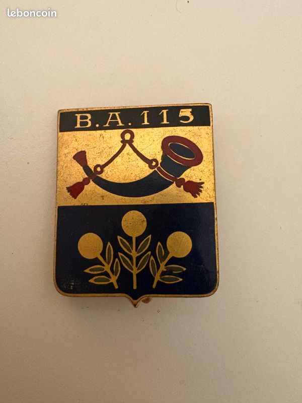ARMÉE DE L'AIR : ancien insigne de la Base aérienne 133 de Nançy EUR 11