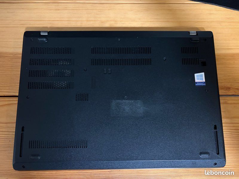 Dos D'écran Lenovo ThinkPad L480 – Occasion Avec Charnières Et Webcam – Noir
