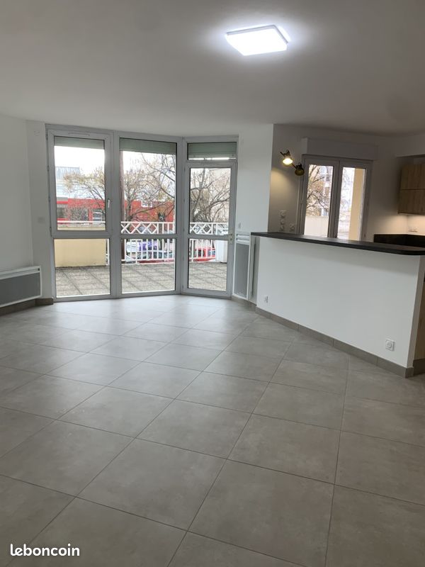Appartement 3 pièces 84 m² · à Auxerre · 84 m² · 925 €