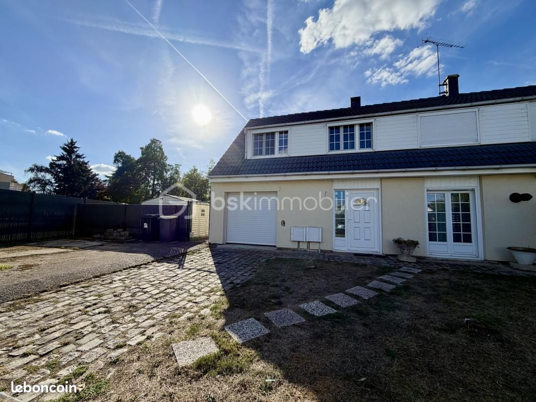 Maison 6 pièces 101 m² · à Savigny-le-Temple · 101 m² · 305 000 €
