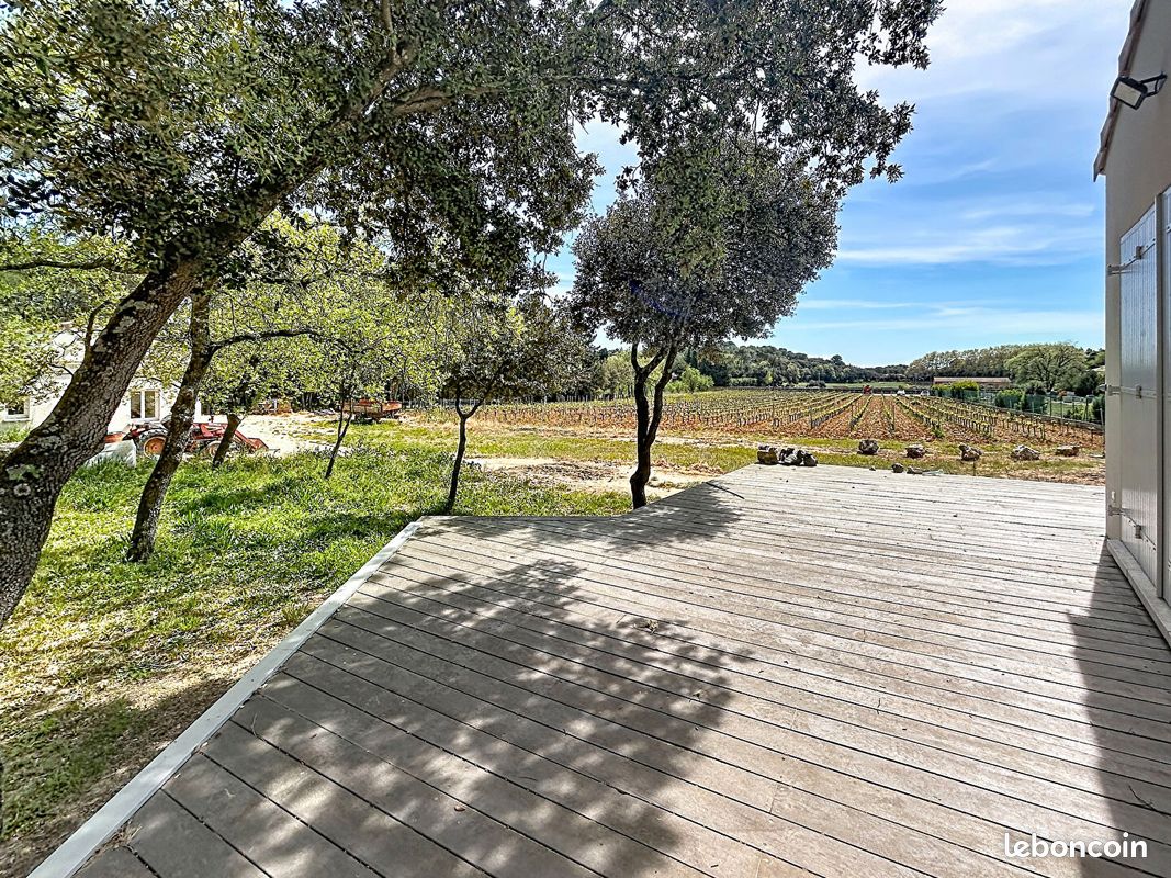 Maison 3 pièces 122 m² · à Uchaux · 122 m² · 400 000 €