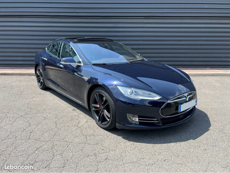 TESLA Model S P85D Inouï+ 770 - Toit ouvrant - Cuir/Alcantara - Caméra - Régulateur adaptatif - Autopilot - Sono 12 HP - Ludicrous P90d P100d (image 2)