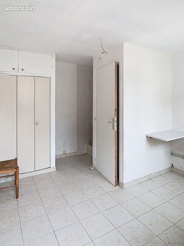 Immeuble 4 pièces 537 m² ESTISSAC (image 12)