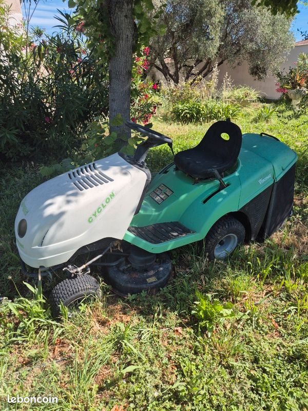 Tondeuse autoportée Viking MT 580 – Pour pièces (image 1)