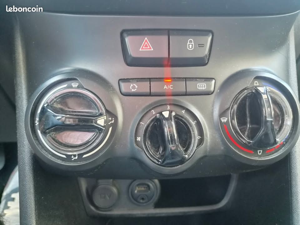 Peugeot 208 1.6 BLUEHDI 100CH STYLE 5P (image 13)