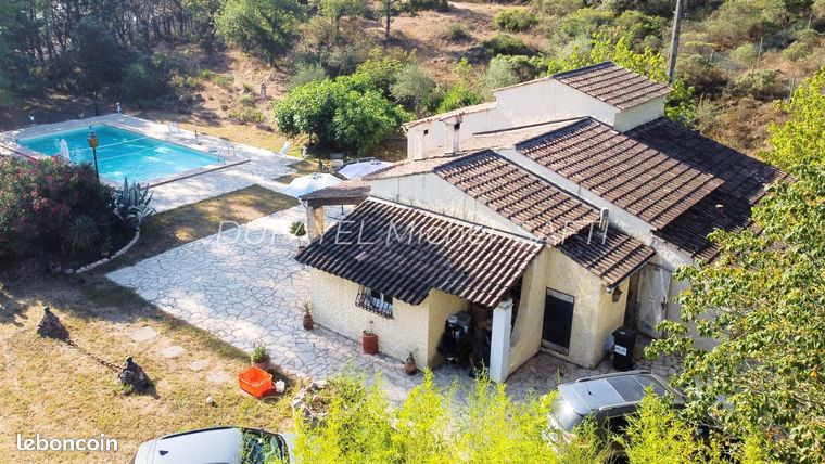 Propriété 5 pièces 133 m²