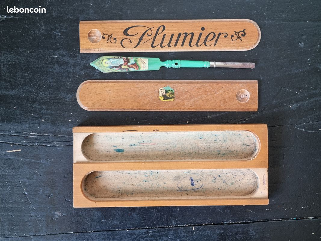 Plumier Miniature Ancien En Bois (vers 1900) Avec 4 Plumes – Collection