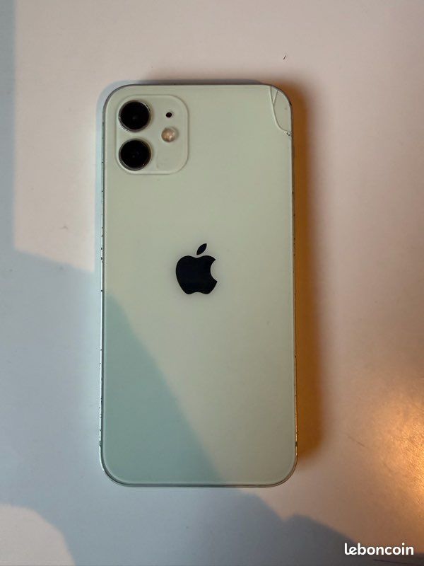 IPhone 12 parfait état - 100% de batterie (image 3)