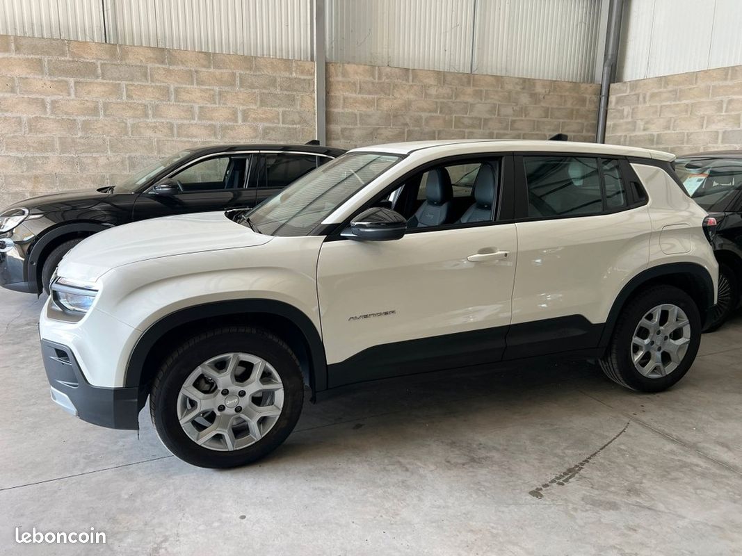 Jeep Avenger 156cv 54KWh ELECTRIQUE ALTITUDE / CAMERA DE RECUL RADARS AR / FULL LED / CARPLAY (image 5)