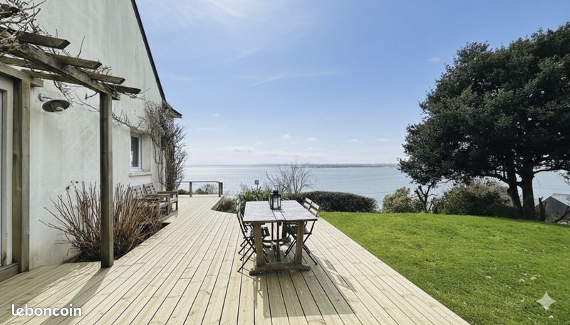 Maison 8 pièces 136 m² · à Roscanvel · 136 m² · 596 500 €