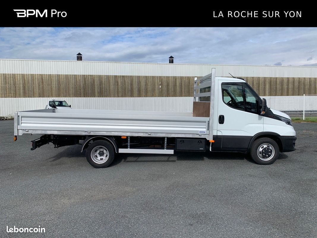 IVECO 35-160 / Daily / 35C16H / 3.0L 160CH / PLATEAU NEUF 4.50m / 2023 / (image 2)