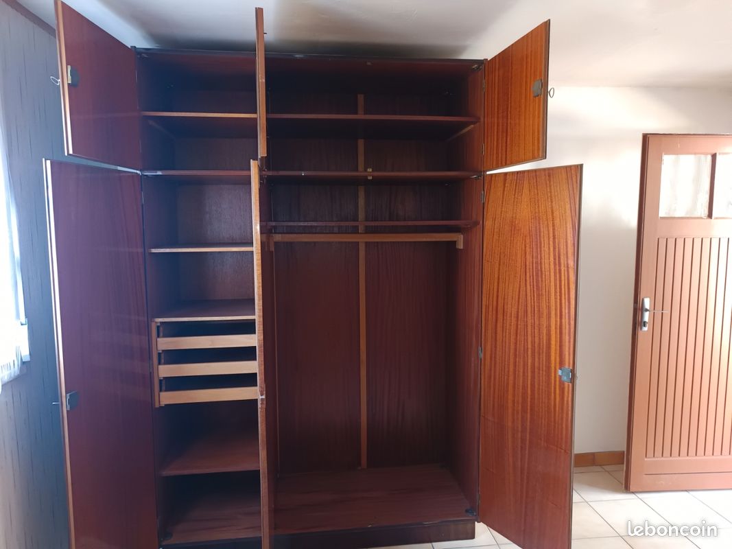 Très grande armoire/penderie/étagères/tiroirs (image 1)