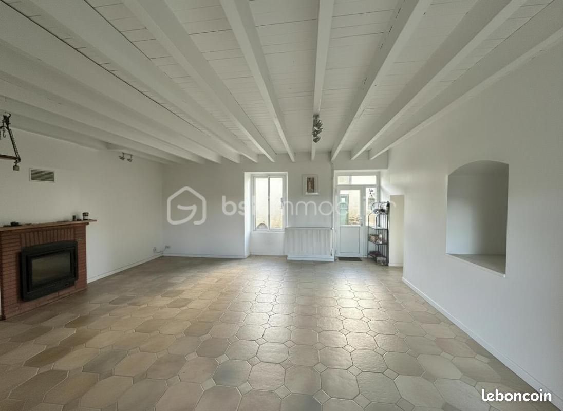Maison 9 pièces 241 m² · à La Mézière · 241 m² · 314 000 €