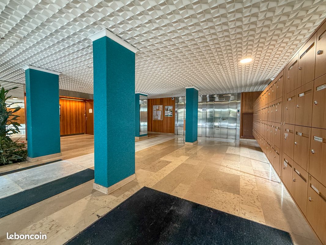 Appartement 6 pièces 132 m² · à Saint-Étienne · 132 m² · 125 000 €