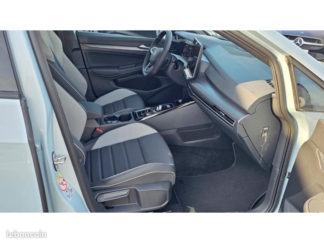 Volkswagen Golf R-Line 2.0 TDI 150cv DSG7+DCC+Toit pano+Matrix LED Black+JA18 YORK+Pack TECHNO+CU... (image 17)