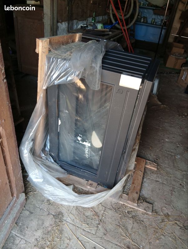 Poêle à bois fonte 12 Kw (image 1)