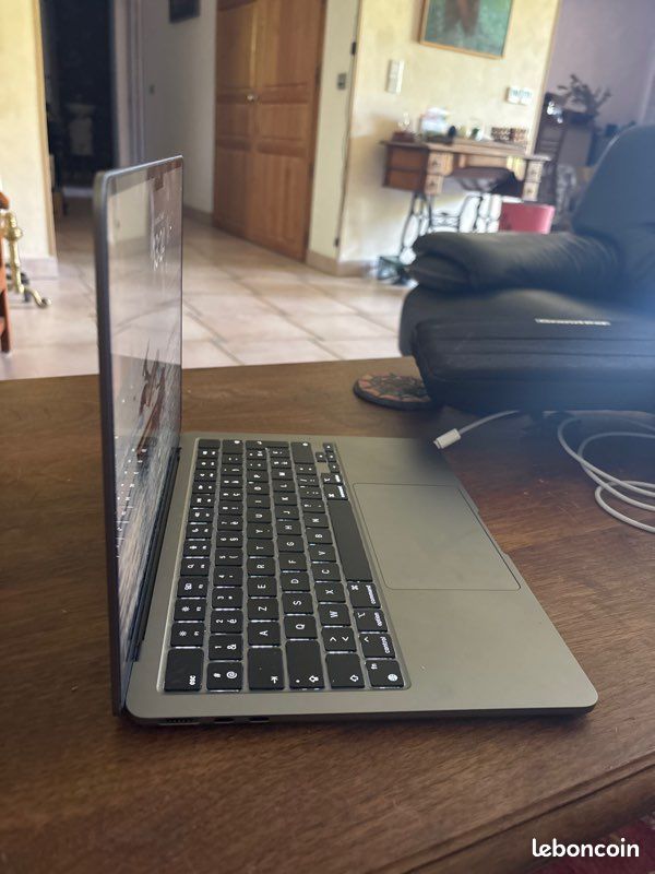 MACBOOK Air M2 (image 4)