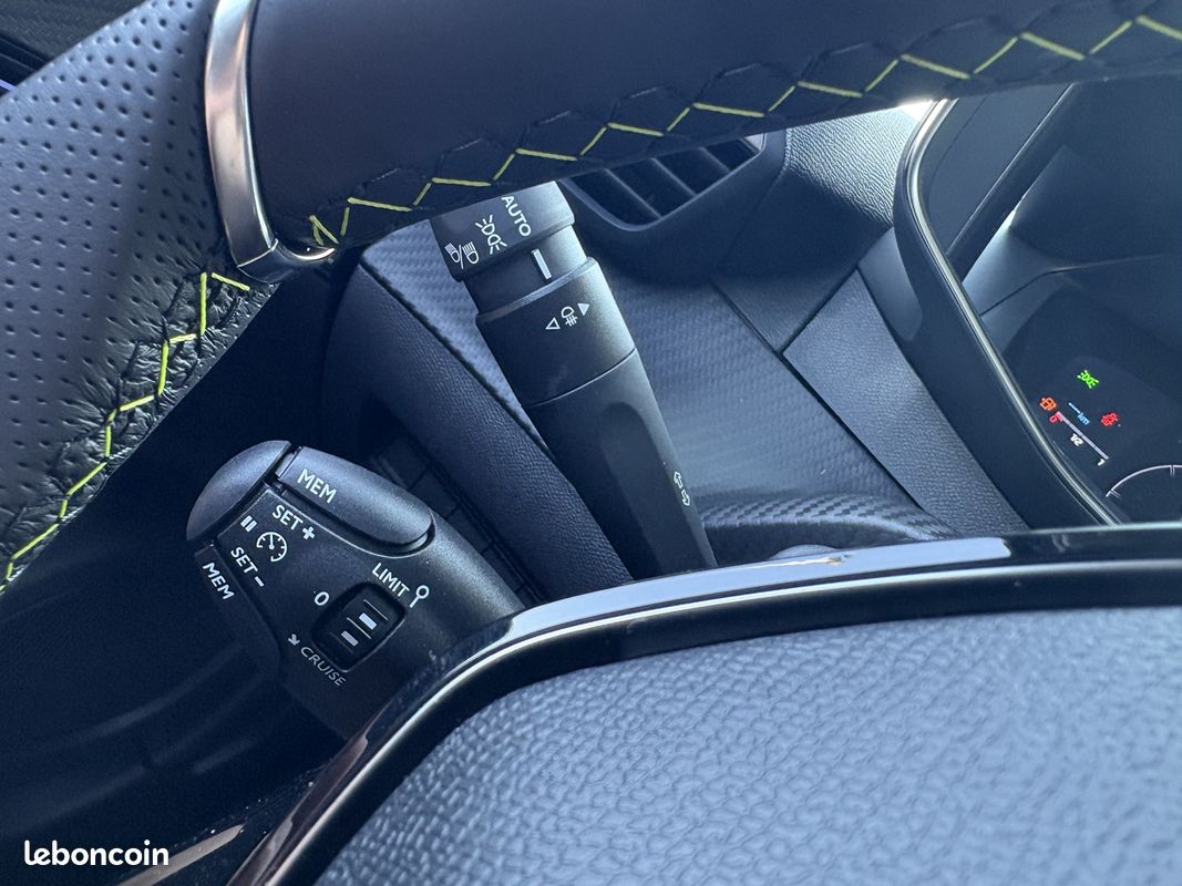 Peugeot 2008 1.2 HYBRID 145CH GT E-DCS6 (image 23)