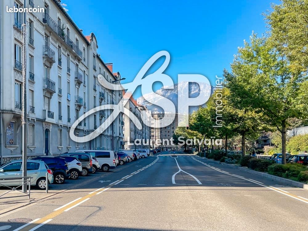 Appartement 3 pièces 98 m² · à Grenoble · 98 m² · 225 000 €